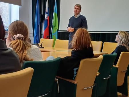 Mladi na Ravnah s prostovoljstvom spreminjajo svet (12)